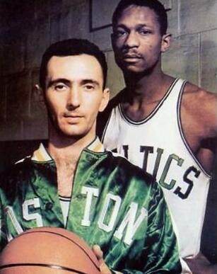 满冠体育官方网页版登录入口为用户提供安全便捷的全站APP下载服务,涵盖全球热门体育赛事直播。平台支持NBA、CBA、英超、五大联赛等体育赛事的高清直播及实时数据更新,帮助用户第一时间掌握赛事动态。通过网页版和APP,用户可参与互动竞猜、积分兑换与社交交流,提升观赛体验。同时,满冠体育还设有足球经理、篮球竞技和电竞等多款电子游戏,丰富用户的娱乐选择,实现体育与游戏的完美融合。